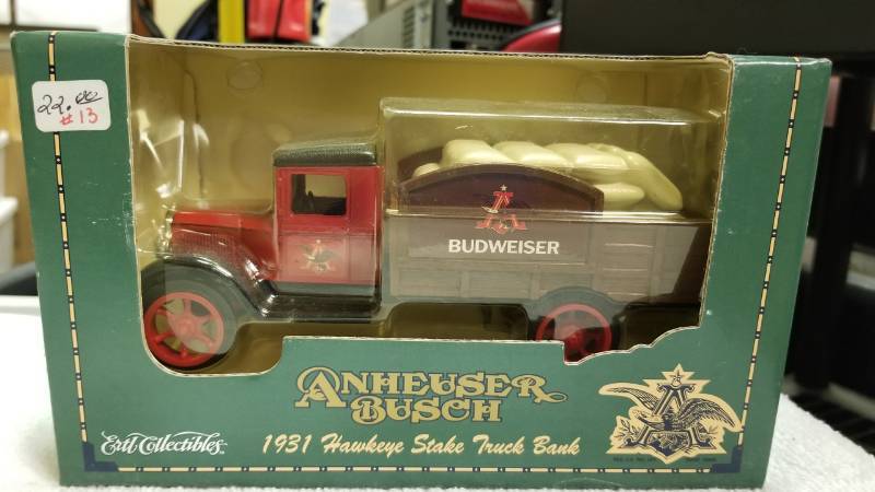 lot 1768 image: ERTL 1931 Anheuser Busch Hawkeye Stake Delivery Truck Bank, 134 scale, Stock #F123, NIB