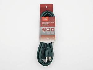 lot 64194 image: Globe 6 ft. Extension Cord Green Grounded Outdoor