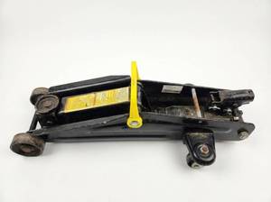 lot 64211 image: Hydraulic Floor Jack