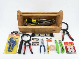 lot 64226 image: Auto Window Cutter and Hand Tools Lot