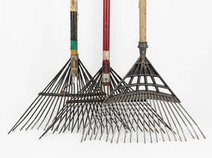 lot 64262 image: Leaf Rake Set 3-Piece Garden Tools