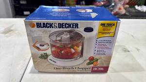 lot 30 image: Black & Decker One-Touch Chopper HC306 1.5-Cup 360ml