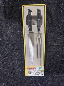 lot 68 image: Kitchen Essentials from Calphalon 2-Piece Carving Set Knife &amp Fork