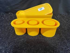lot 71 image: Yellow Ice Ring Set&nbsp