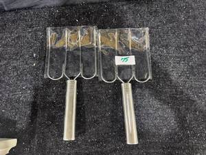 lot 75 image: Stainless Steel Triple-Blade ChoppingSlicing Tools Set of 2