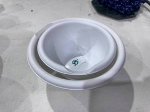 lot 95 image: White Nesting Bowls Set 3-Piece