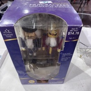 lot 97 image: Holiday Time Animated Nutcrackers Cascanueces Animado