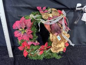 lot 113 image: Christmas Wreath with Angel Figurine Decoration Red Poinsettia