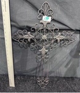 lot 139 image: Decorative Metal Cross Wall Art Ornament