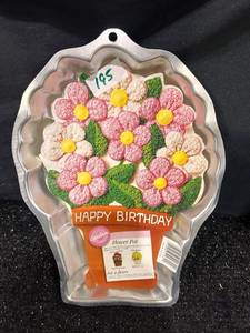 lot 195 image: Wilton Happy Birthday Flower Pot Cake Pan