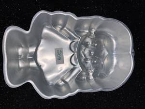 lot 209 image: Little Girl-Shaped Aluminum Character Cake Pan