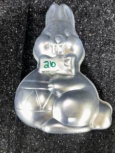 lot 210 image: Easter Bunny with Basket Aluminum Cake Pan