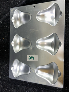 lot 219 image: Vintage Wilton Bell-Shaped Mini Cake Pan  6 Cavities  1989
