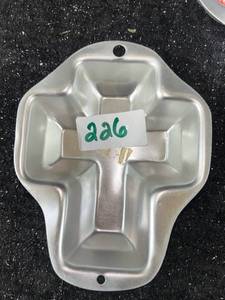 lot 226 image: Wilton Cross-Shaped Cake Pan