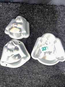lot 227 image: Set of 3 Wilton Mini 3D Baby Cake Pans
