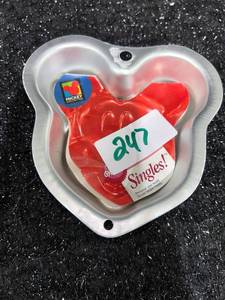 lot 247 image: Wilton Mickey Unlimited Mickey Mouse Singles Cake Pan