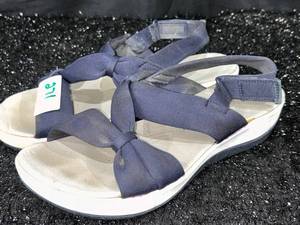 lot 271 image: Womens Sandals Navy Blue White Strap Size 10