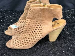 lot 272 image: Peep Toe Perforated Wedge Ankle Boots Size US 9