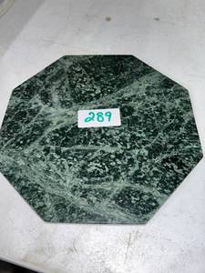 lot 289 image: Octagonal Green Stone Trivet or Serving Board