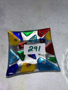 lot 291 image: Decorative Glass Plate with Multicolor Triangular Design