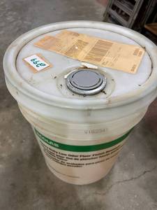 lot 299 image: Ecolab Heavy Duty Low Odor Floor Finish Remover V102341