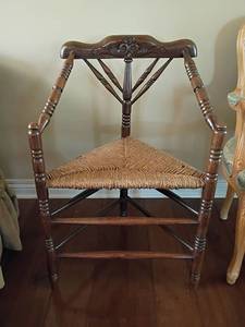 lot 1002 image: Vintage 3 Legged Triangular Corner Chair with Rush Seat. .  Height 33in.   Seat 19 x 14