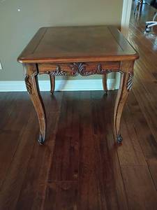 lot 1007 image: Wooden Side Table with Drawer.  Matches lot 1008.  22 x 22 x 26