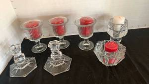 lot 1141 image: Glass Candleholder Set with Red and White Candles 6 Pieces