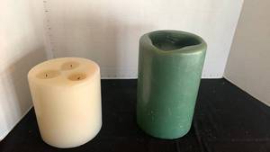 lot 1169 image: Pillar 3 wick Candles 9 inch and smaller
