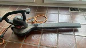 lot 1172 image: Toro 51586 Electric blower