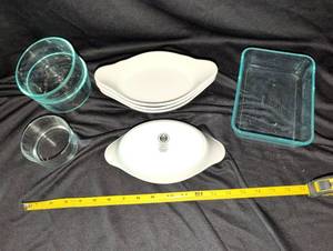 lot 1207 image: Everything Kitchen Professional Grade Bakeware Dishes with Pyrex pieces