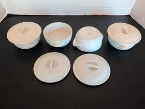 lot 1213 image: Pillivuyt France Porcelain Covered Bowls qty 4