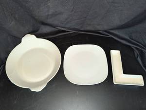 lot 1223 image: Resista 3-Piece Dinnerware Set Bowl Square Plate L-Shaped Dish