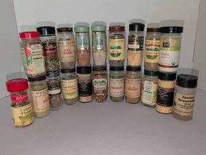 lot 1242 image: Spice Collection Lot 18 Jars Herbs Seasonings Spice Islands McCormick Schilling