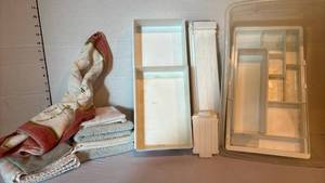 lot 1305 image: Plastic Storage Organizers and washcloths and rags