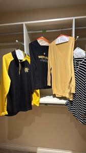 lot 1412 image: Womens  WSU Shockers Clothing M L