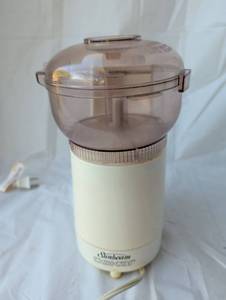 lot 2006 image: Sunbeam Oskar Food Processor with Dome Cover