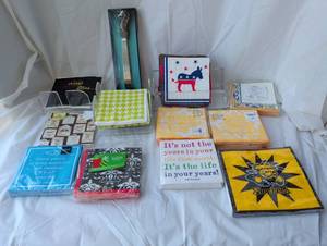 lot 2008 image: Lot of Novelty Napkins and more