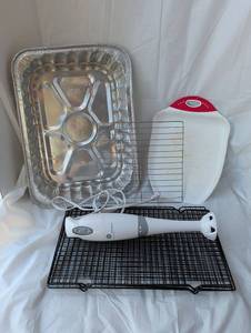 lot 2009 image: GE Hand Blender with cooling racks and  more