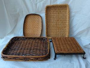 lot 2010 image: Woven Wicker Baskets Lot of 4 Serving Trays