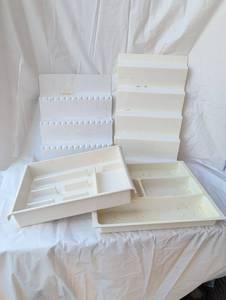 lot 2015 image: Spice racks and drawer organizers