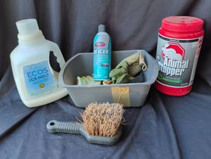 lot 2032 image: Car Care Supplies Lot ECOS Ice Melt Johnsens De-Icer Animal Stopper