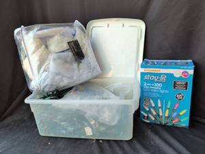 lot 2047 image: Sylvania stay-lit Platinum 2 Sets of 100 Color Changing LED Mini Lights