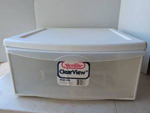 lot 2102 image: Sterilite ClearView 45Qt.43L Storage Container