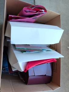 lot 2110 image: Big box of gift boxes wrapping etc