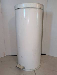 lot 2243 image: White metal Cylindrical Trash Can 26x12