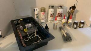 lot 2401 image: Paint supplies