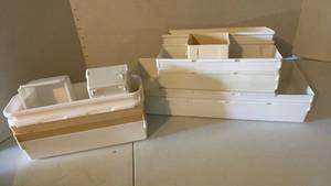 lot 2416 image: Rubbermaid Plastic Storage Organizer Bins