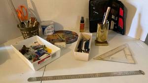 lot 2419 image: Office supplies