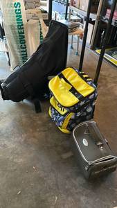 lot 2501 image: Lot of 3 Travel Bags - American, Black Golfbag and YellowNavy Backpack